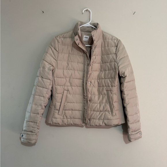 Elegant and fine jacket, ZARA  Cream Puffer with Cropped Fit. NEW WITHOUT TAG. - Picture 1 of 14